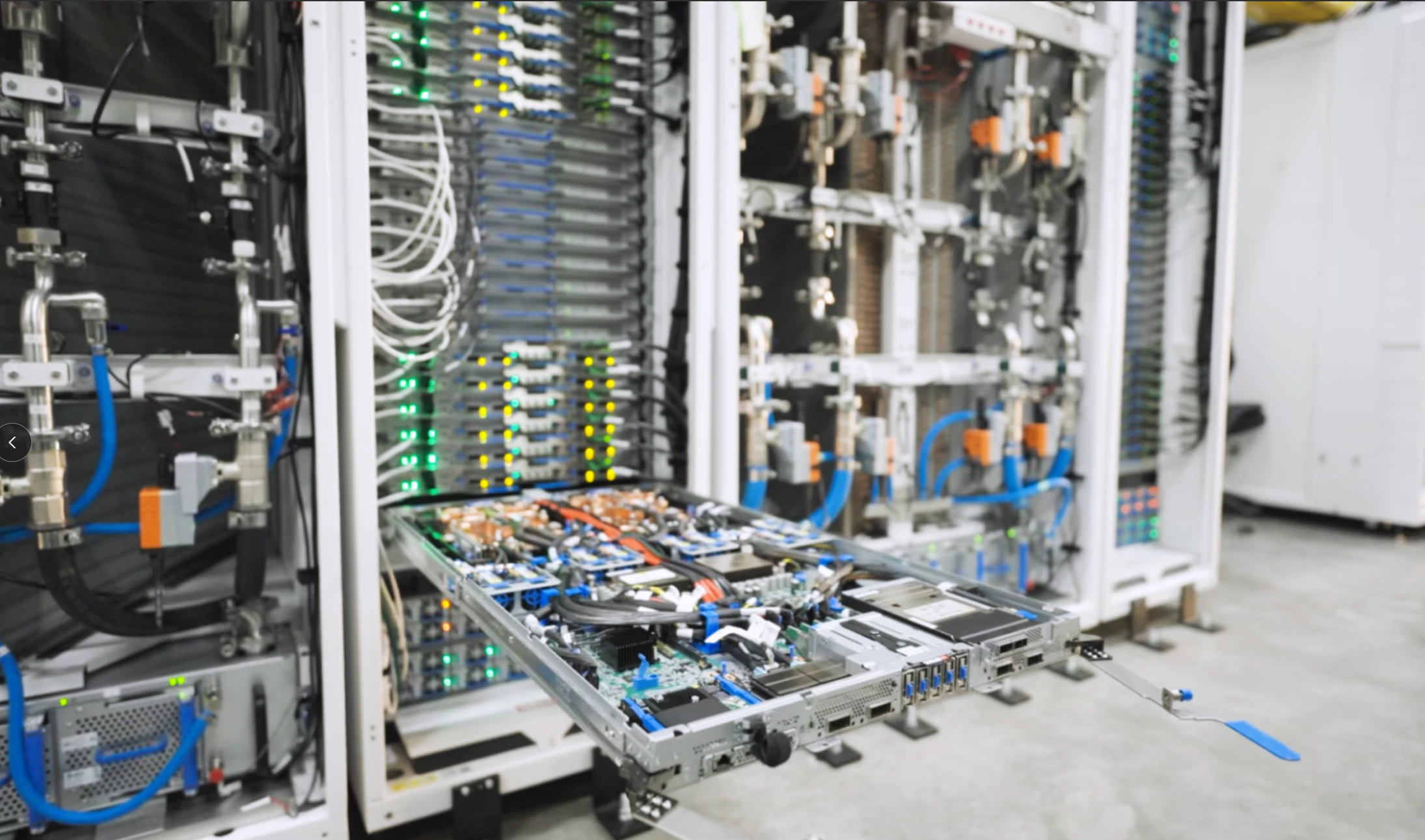 1760321260_222_Microsoft-Azure-delivers-the-first-large-scale-cluster-with-NVIDIA.webp Microsoft Azure delivers the first large scale cluster with NVIDIA GB300 NVL72 for OpenAI workloads